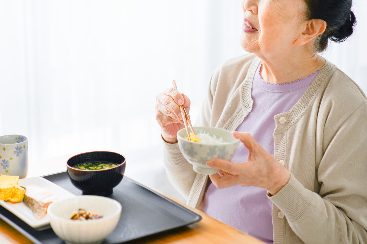 高齢者が一人で暮らす問題点